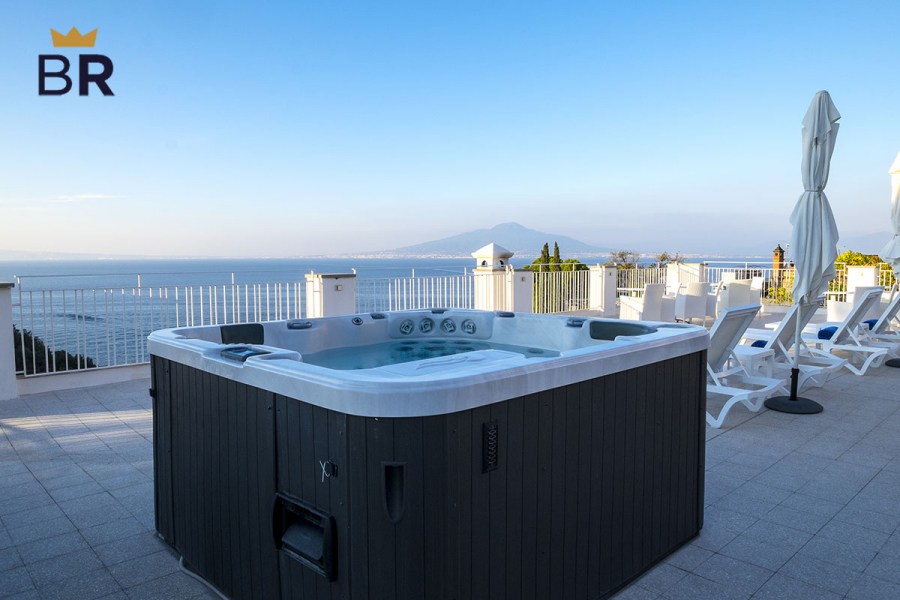 5 Best Hot Tubs Feb. 2024 BestReviews