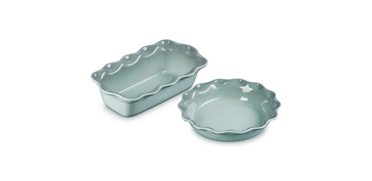 Heritage Pie Dish and Fluted Loaf Pan Set