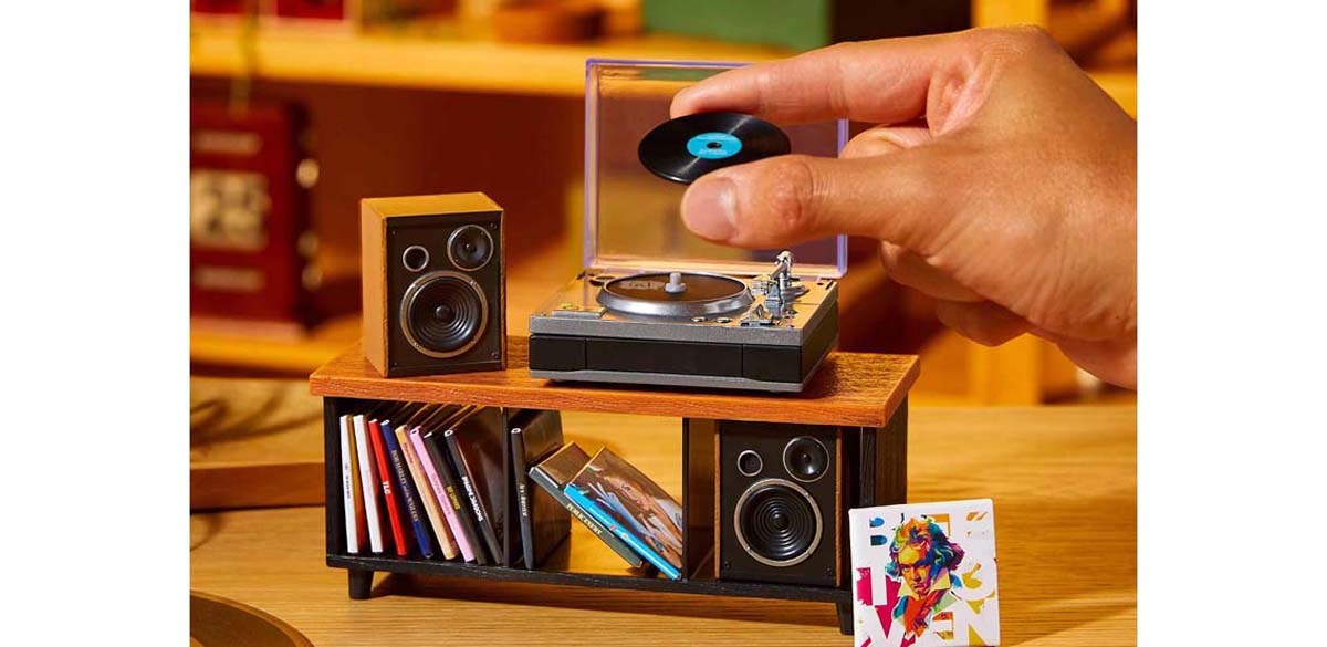 MGA's Miniverse Real Music Record Player