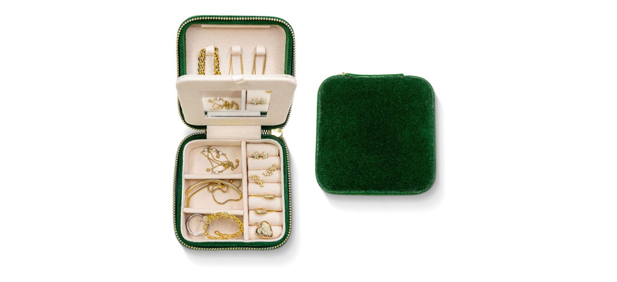 Plush Velvet Travel Jewelry Box Organizer Plush Velvet Travel Jewelry Box Organizer