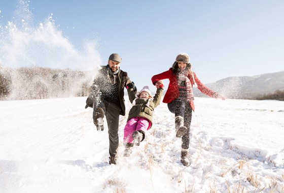 How to stay warm if you’re getting hit by snowstorms